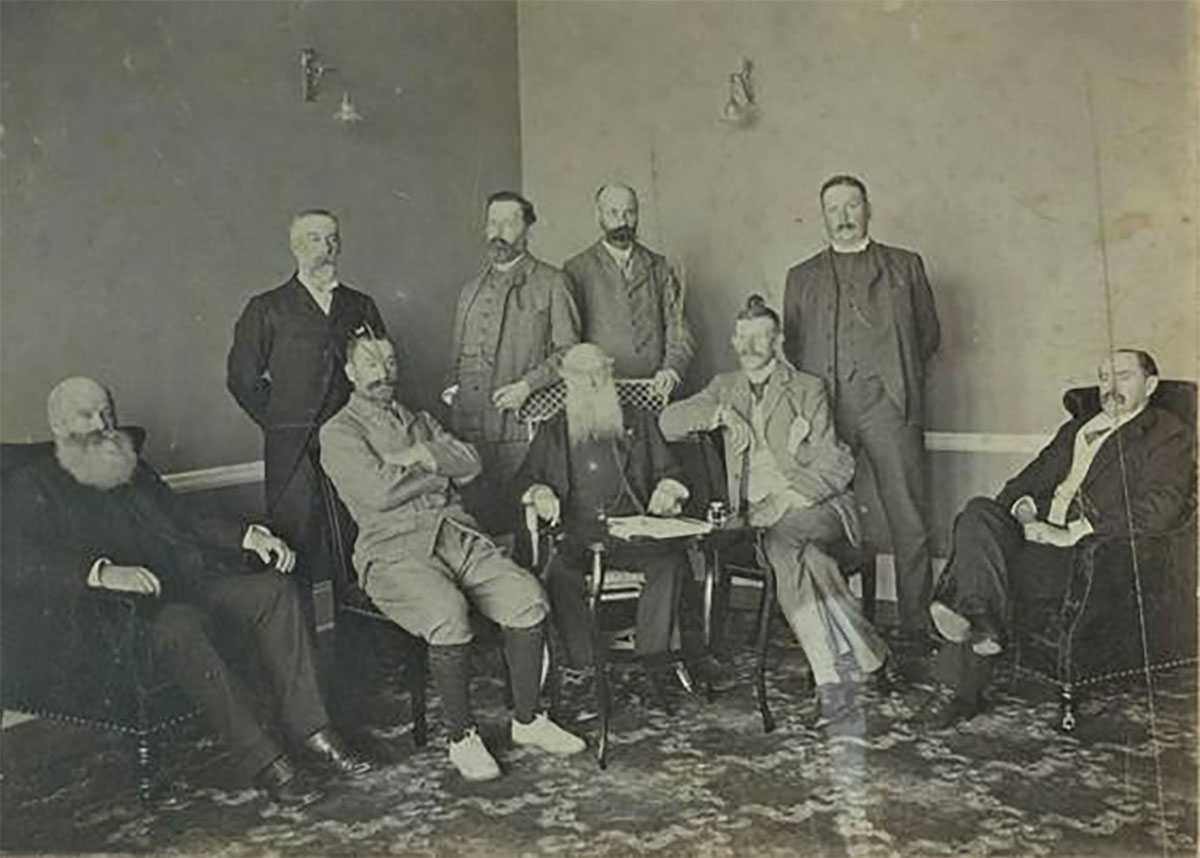 Old photo of the 1st Committee